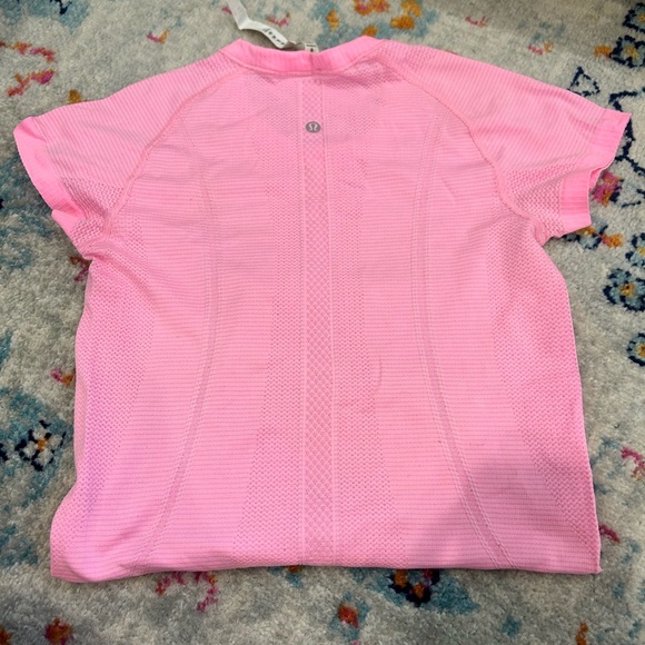 lululemon swiftly tech short sleeve size 6 in light pink - Picture 3 of 3